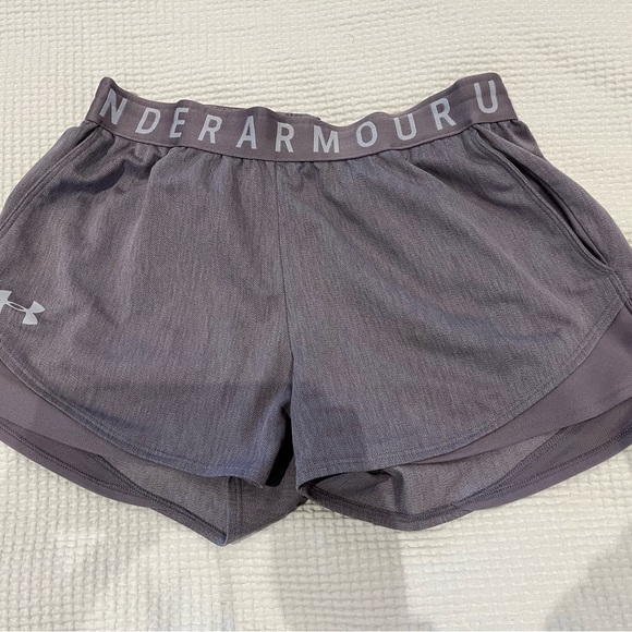 Under Armour Women Shorts XS - Picture 6 of 7